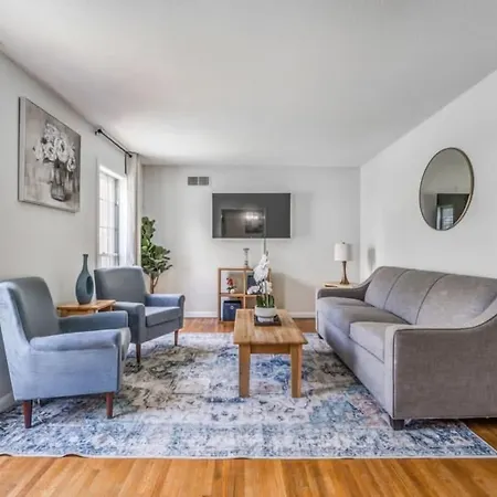 Fenced Yard Centrally Located-Parkway Village Pad